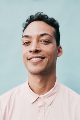 maxmotel july  bbb aurel mertz  on blue pink shirt 