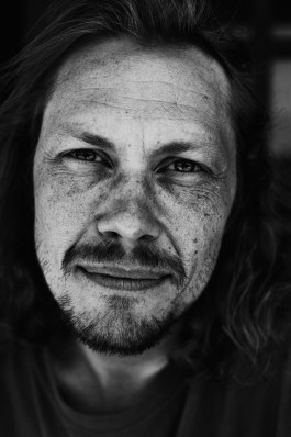 maxmotel mmla MG  sRGB bit 