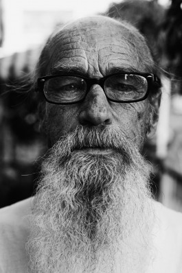 maxmotel mmla MG  sRGB bit 