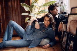 maxmotel sw dandy diary jan   couple window 