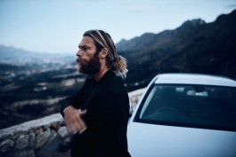 maxmotel sw mercedes roadtrip capetown  vista leaning 