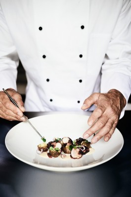 maxmotel sw puk   rimowa service  food detail 